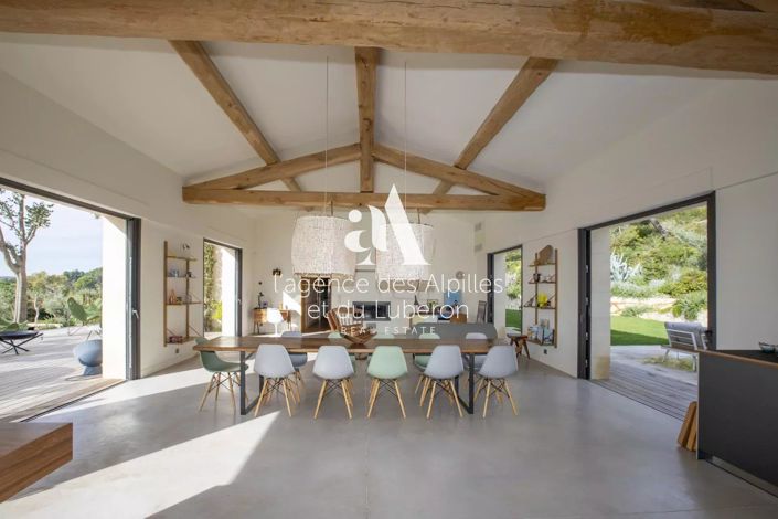 Image No.8-6 Bed House for sale