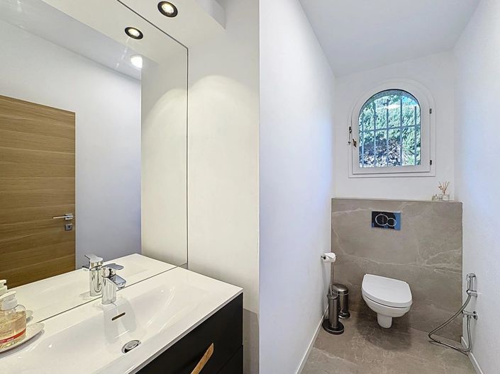 Image No.10-7 Bed House for sale