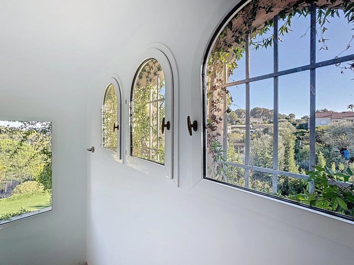 Image No.12-7 Bed House for sale