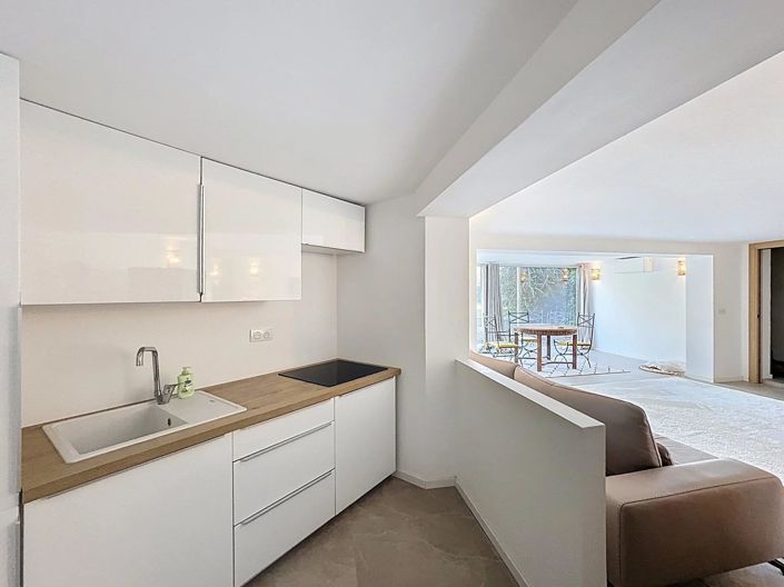 Image No.14-7 Bed House for sale