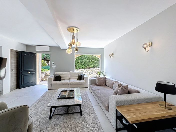 Image No.17-7 Bed House for sale