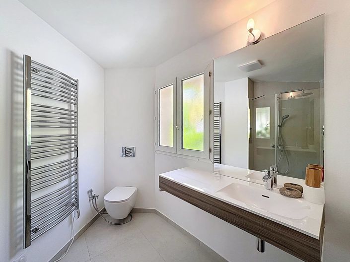 Image No.22-7 Bed House for sale