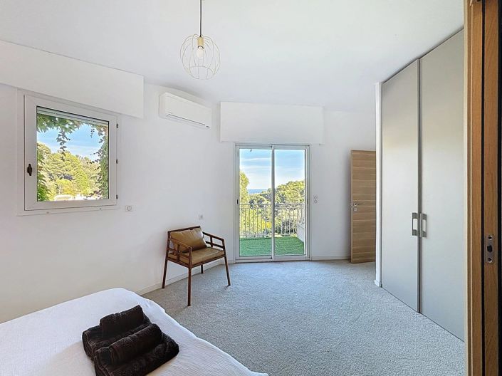 Image No.7-7 Bed House for sale