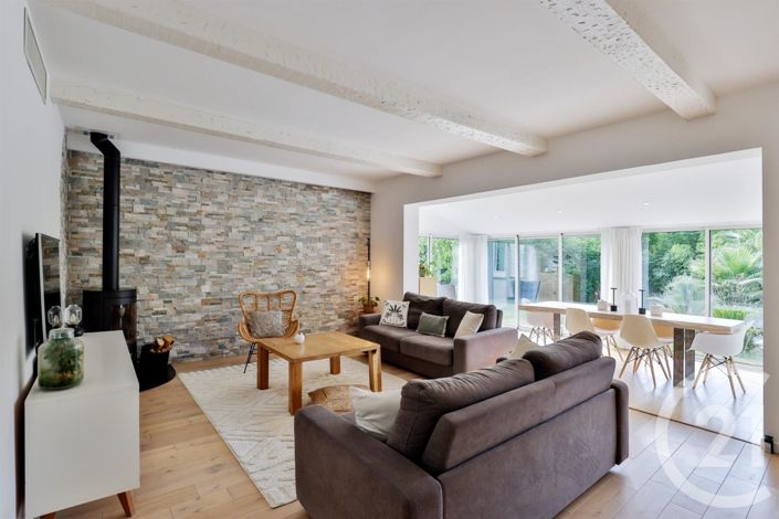 Image No.4-2 Bed House for sale