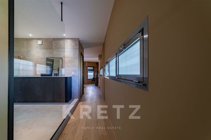 Image No.9-4 Bed House for sale