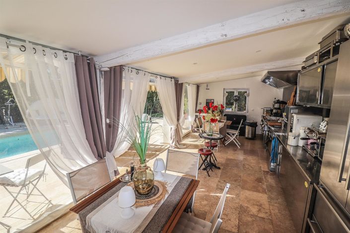 Image No.11-8 Bed House for sale