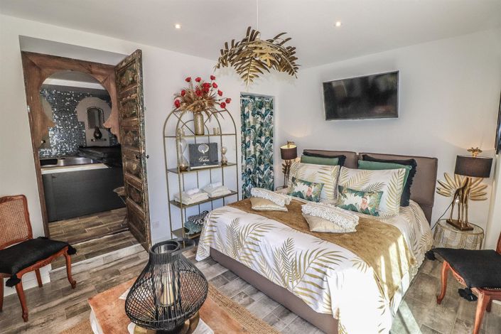 Image No.17-8 Bed House for sale