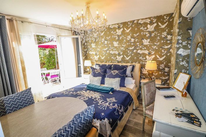 Image No.22-8 Bed House for sale