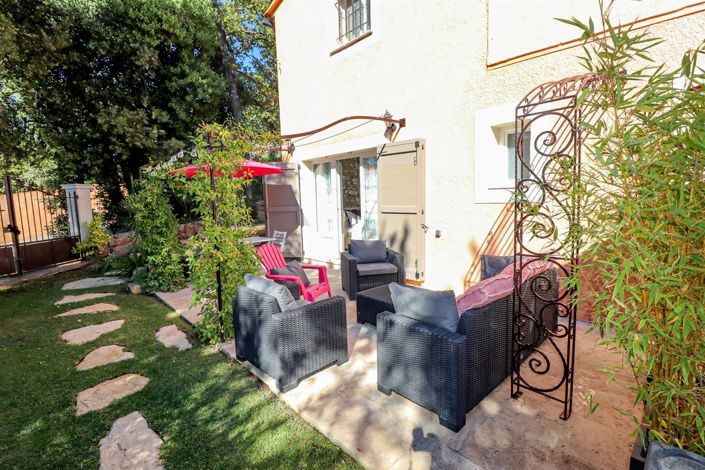 Image No.24-8 Bed House for sale