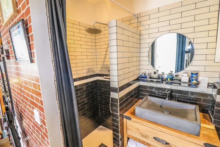 Image No.36-8 Bed House for sale