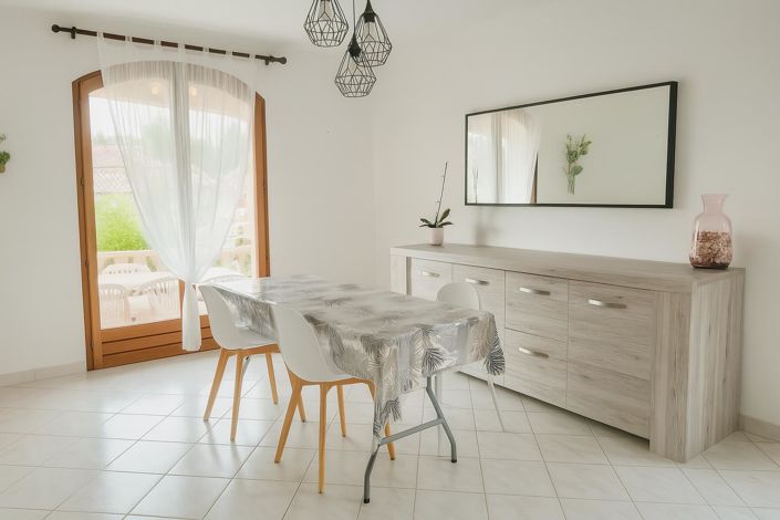 Image No.3-3 Bed House for sale