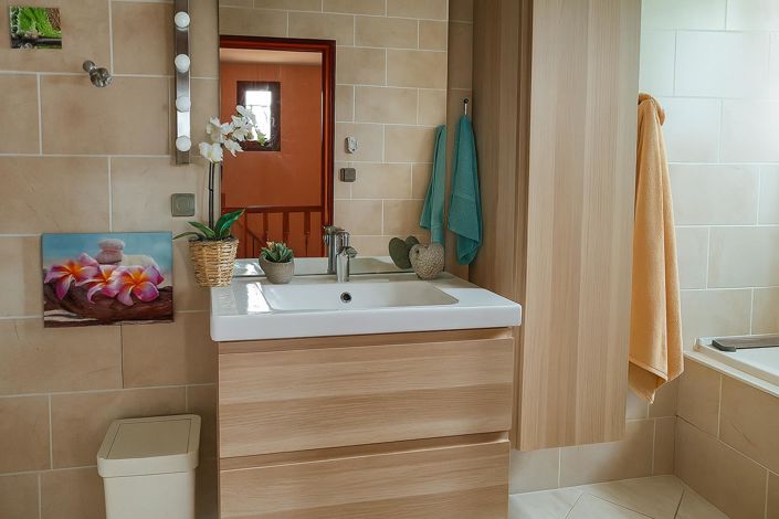 Image No.9-3 Bed House for sale