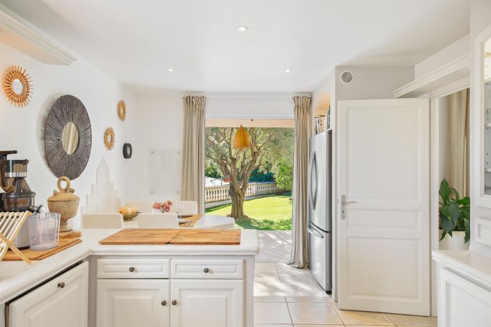 Image No.4-6 Bed House for sale