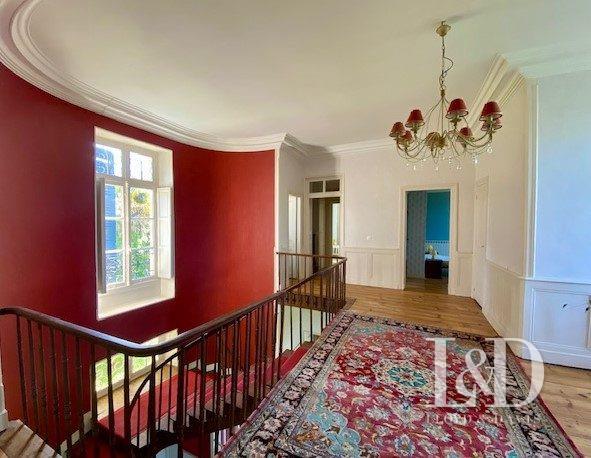 Image No.13-8 Bed Property for sale