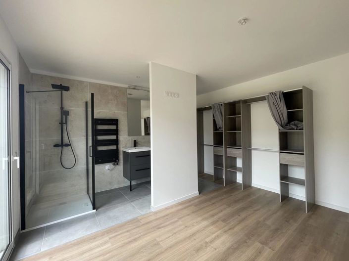 Image No.7-3 Bed House for sale