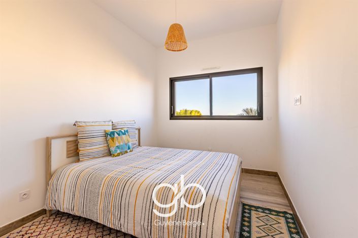 Image No.13-4 Bed House for sale