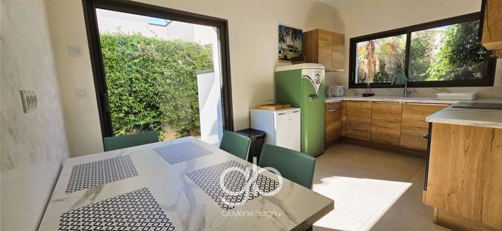 Image No.6-4 Bed House for sale