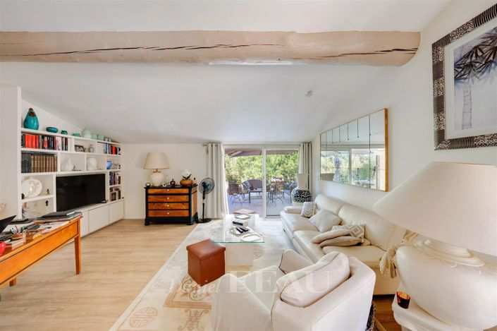 Image No.12-5 Bed House for sale