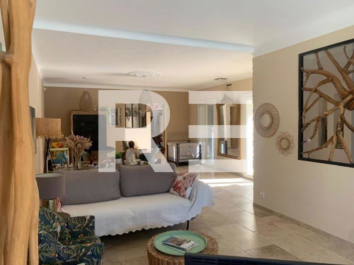 Image No.2-3 Bed House for sale