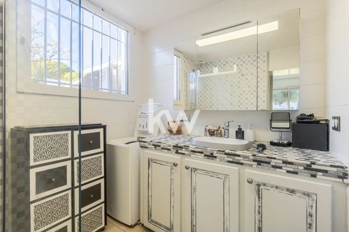 Image No.17-3 Bed Apartment for sale