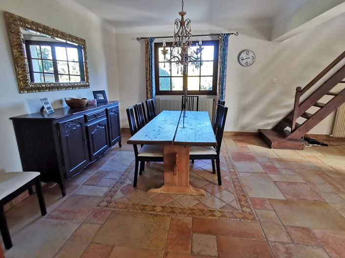 Image No.12-5 Bed House for sale