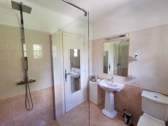 Image No.16-5 Bed House for sale