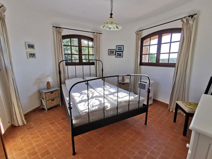 Image No.17-5 Bed House for sale