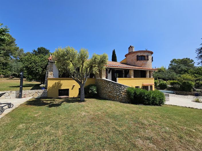 Image No.19-5 Bed House for sale