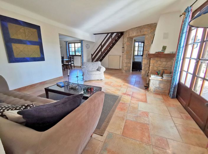 Image No.9-5 Bed House for sale