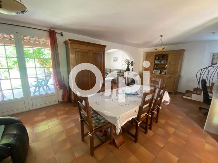 Image No.8-3 Bed House for sale