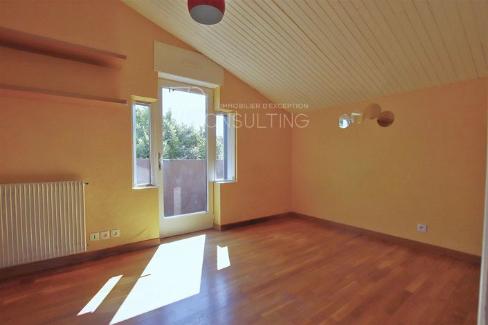 Image No.9-House for sale