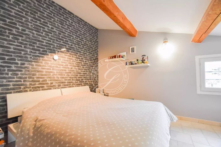 Image No.12-6 Bed House for sale