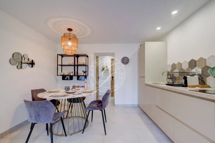 Image No.18-6 Bed House for sale