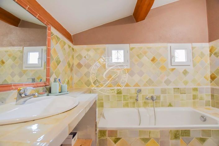 Image No.36-6 Bed House for sale