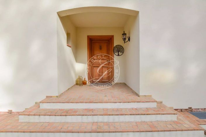 Image No.4-6 Bed House for sale