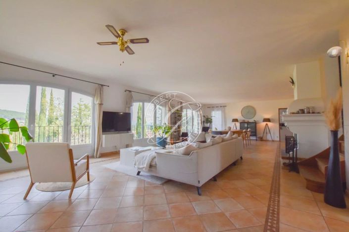 Image No.6-6 Bed House for sale