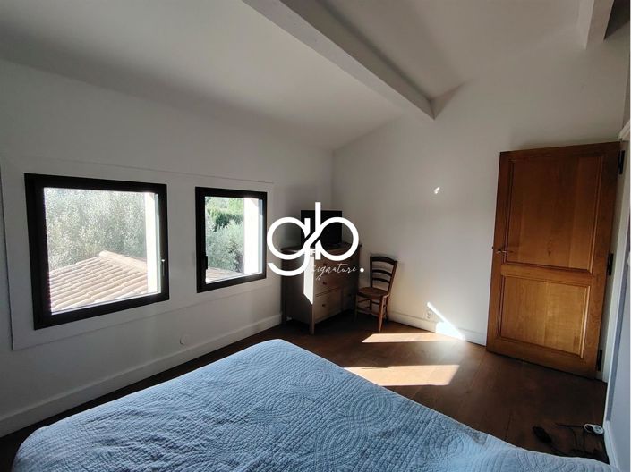 Image No.10-7 Bed House for sale