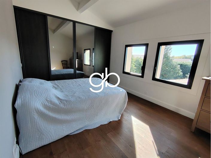 Image No.12-7 Bed House for sale