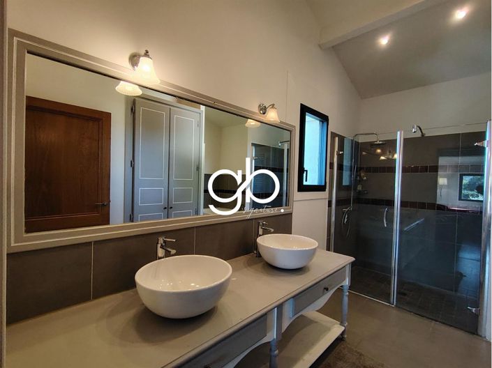 Image No.16-7 Bed House for sale