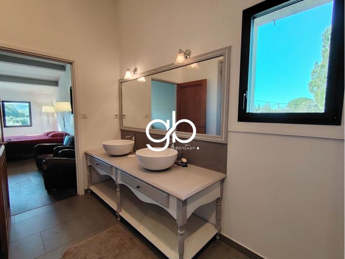 Image No.17-7 Bed House for sale