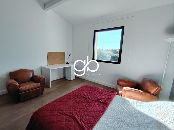 Image No.21-7 Bed House for sale