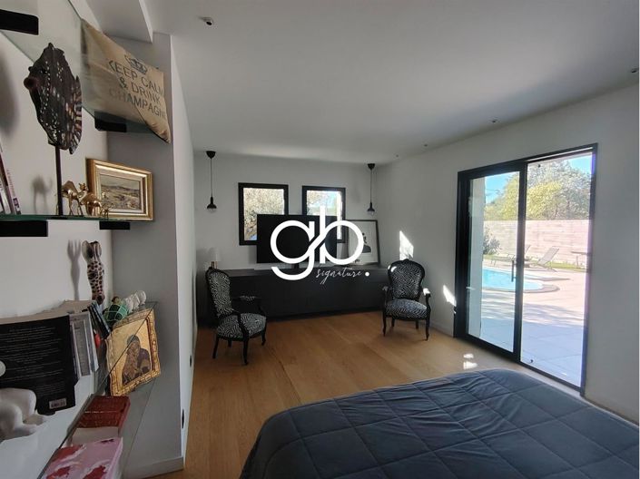 Image No.23-7 Bed House for sale