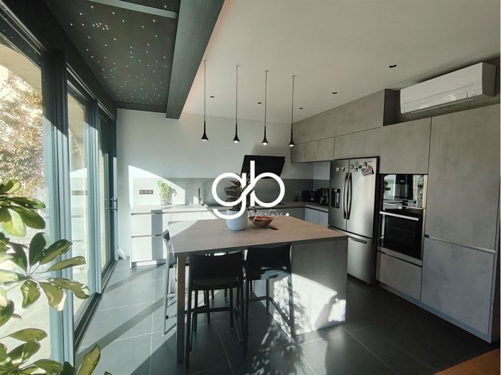 Image No.26-7 Bed House for sale