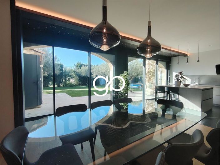 Image No.28-7 Bed House for sale