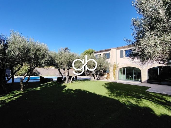 Image No.7-7 Bed House for sale