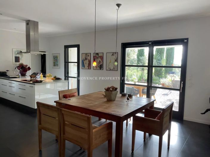 Image No.6-3 Bed House for sale