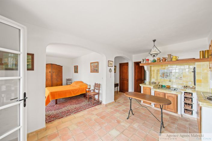 Image No.16-4 Bed House for sale