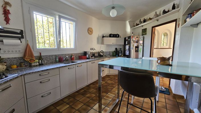 Image No.11-5 Bed House for sale