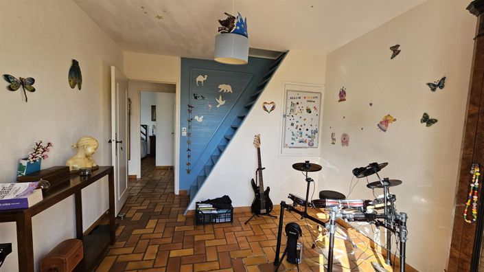 Image No.15-5 Bed House for sale