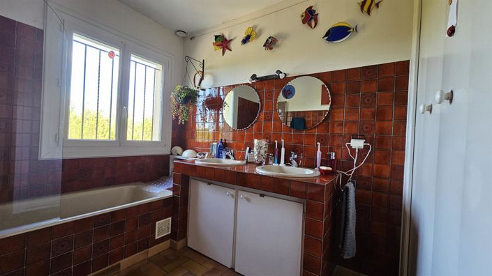 Image No.17-5 Bed House for sale